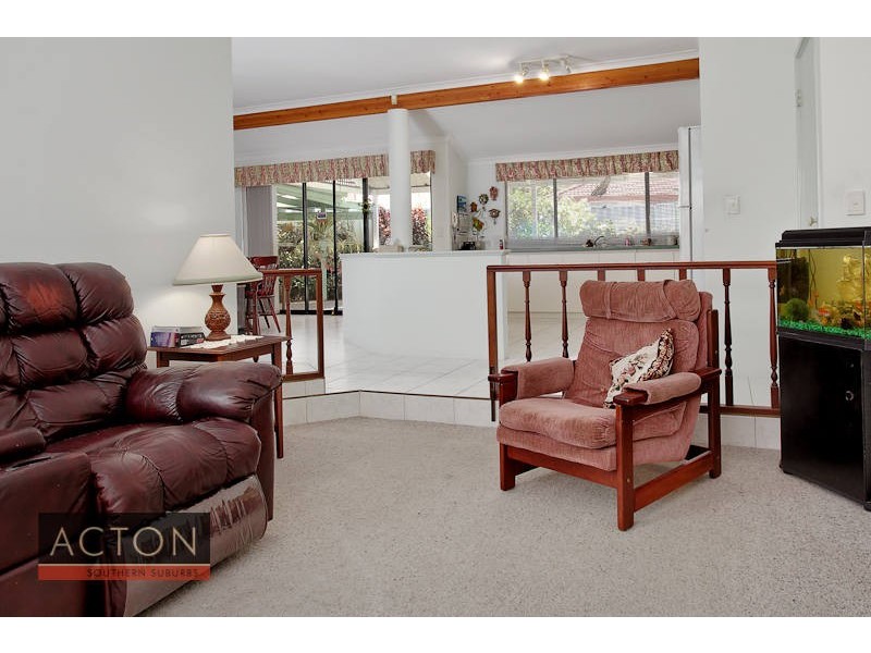 11 Leatherwood Rise, South Lake WA 6164