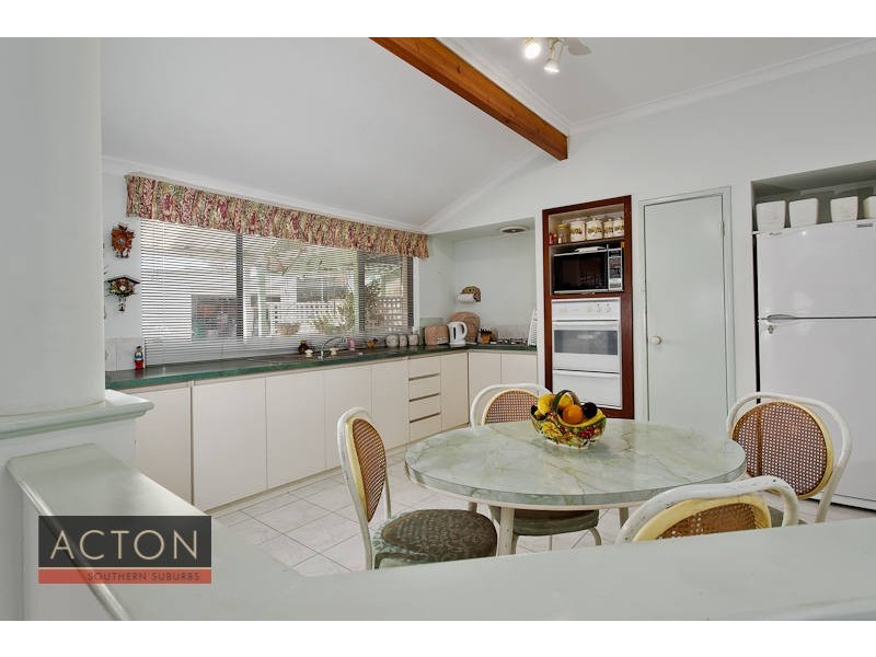 11 Leatherwood Rise, South Lake WA 6164