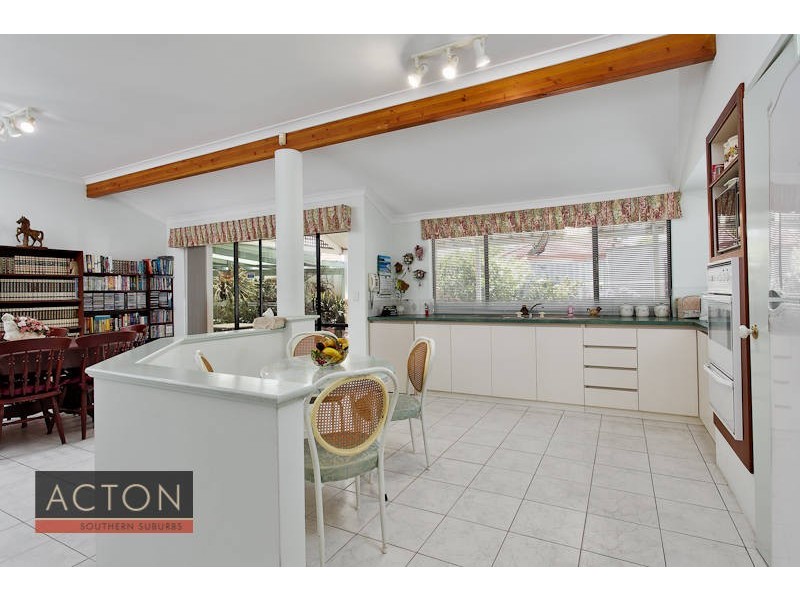 11 Leatherwood Rise, South Lake WA 6164