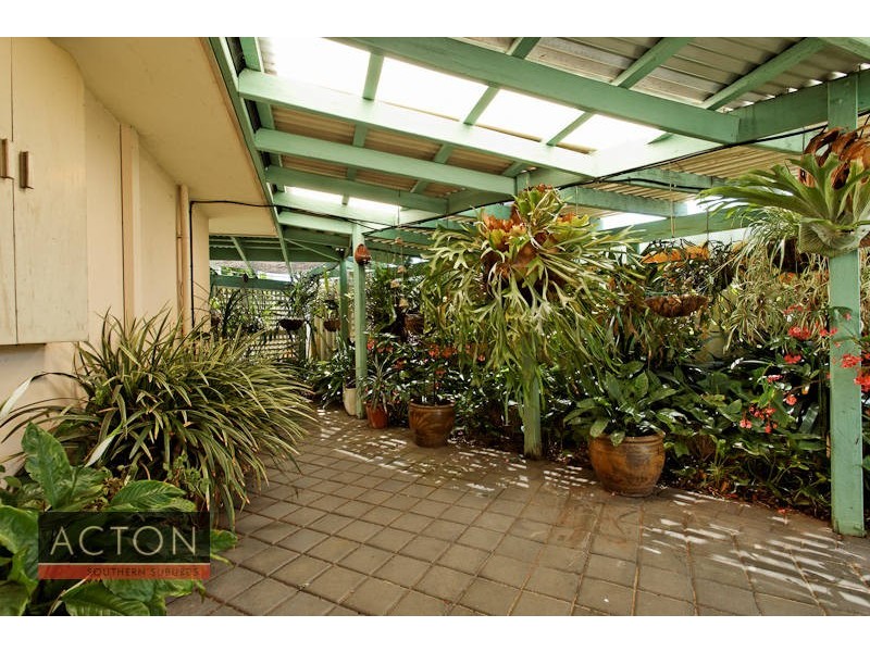 11 Leatherwood Rise, South Lake WA 6164