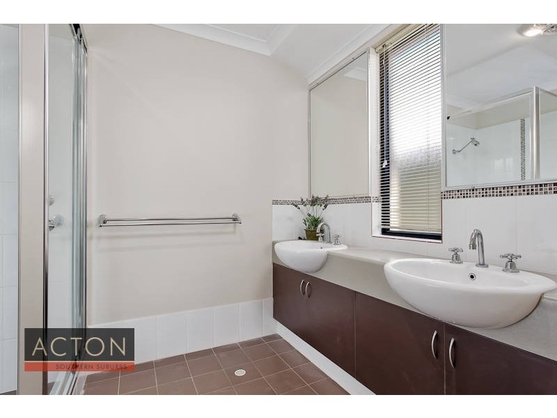 42 Blue Mountain Circuit, Aubin Grove WA 6164