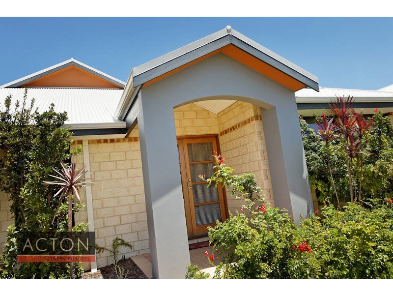 42 Blue Mountain Circuit, Aubin Grove WA 6164
