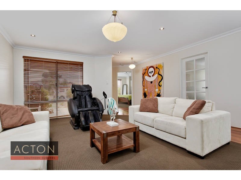 6 Mapleton Ave, Aubin Grove WA 6164
