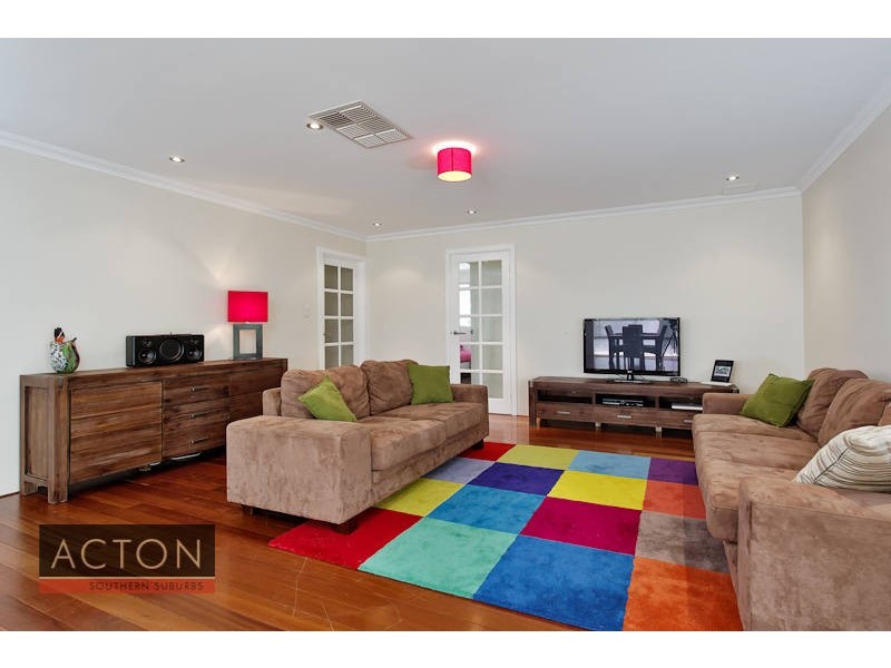 6 Mapleton Ave, Aubin Grove WA 6164