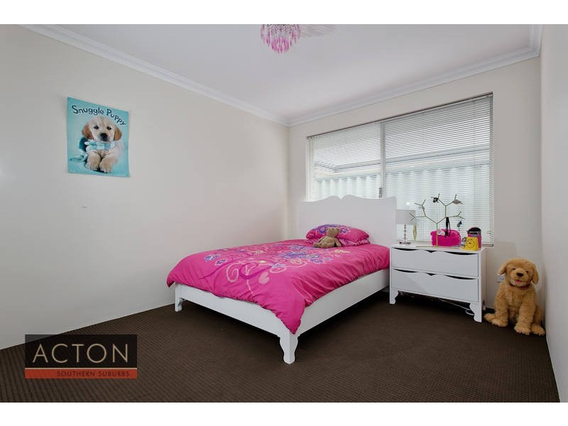 6 Mapleton Ave, Aubin Grove WA 6164