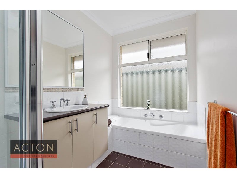 6 Mapleton Ave, Aubin Grove WA 6164