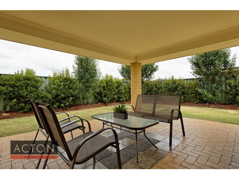 6 Mapleton Ave, Aubin Grove WA 6164