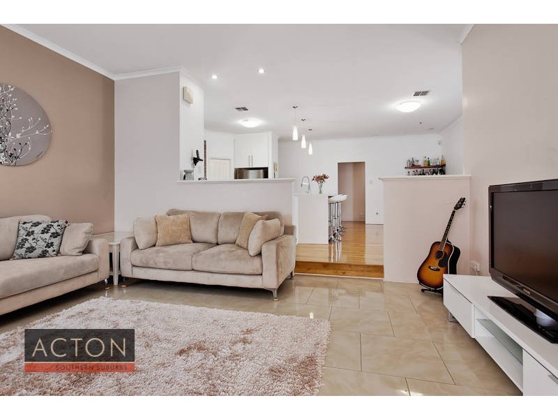 32 Avon Crescent, Atwell WA 6164