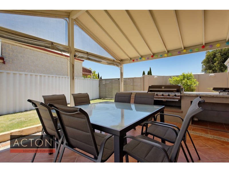 32 Avon Crescent, Atwell WA 6164