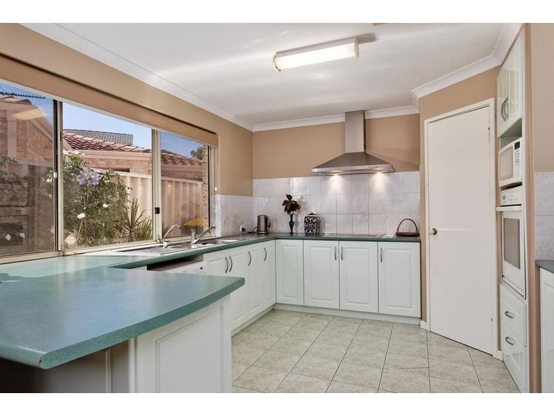 7A Rainbow Gardens, Bibra Lake WA 6163