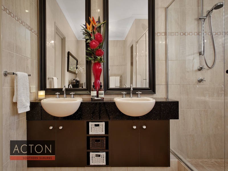 8 Freycinet Circuit, Aubin Grove WA 6164