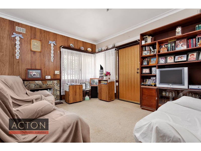 20 Leece Street, Coolbellup WA 6163