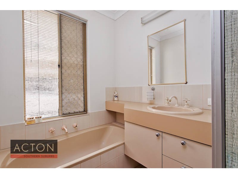 15B Sunshine Place, Bibra Lake WA 6163