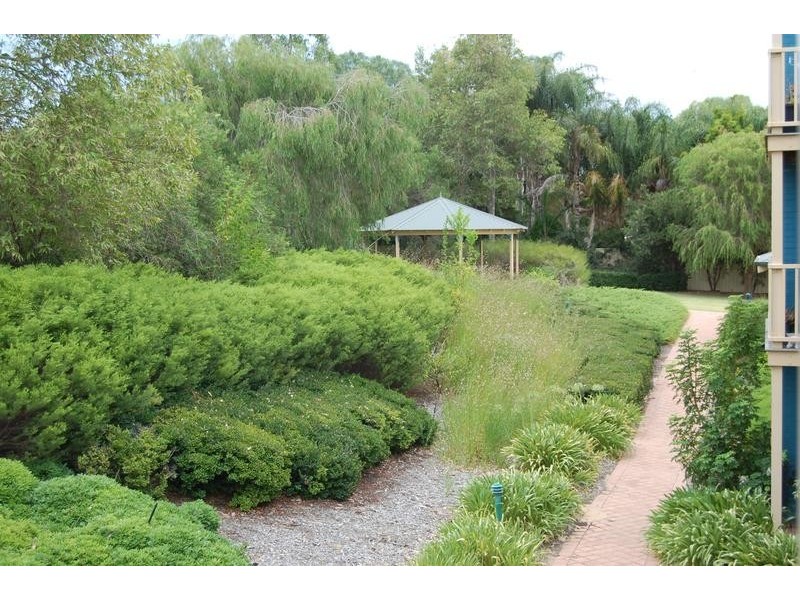 13/21 Fennager Way, Calista WA 6167