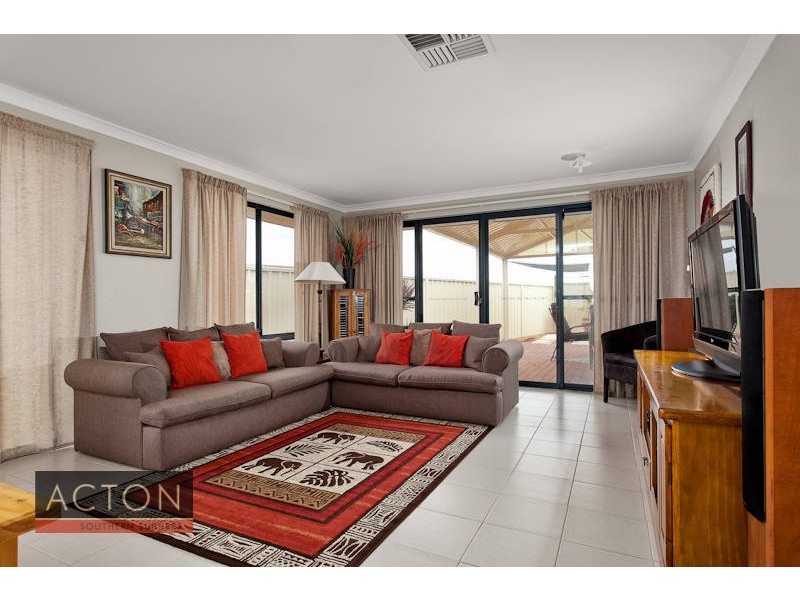 17 Storey Place, Yangebup WA 6164