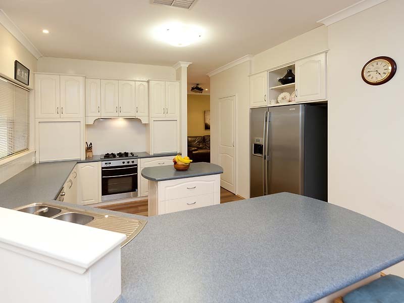 33 Barip Place, Oakford WA 6121