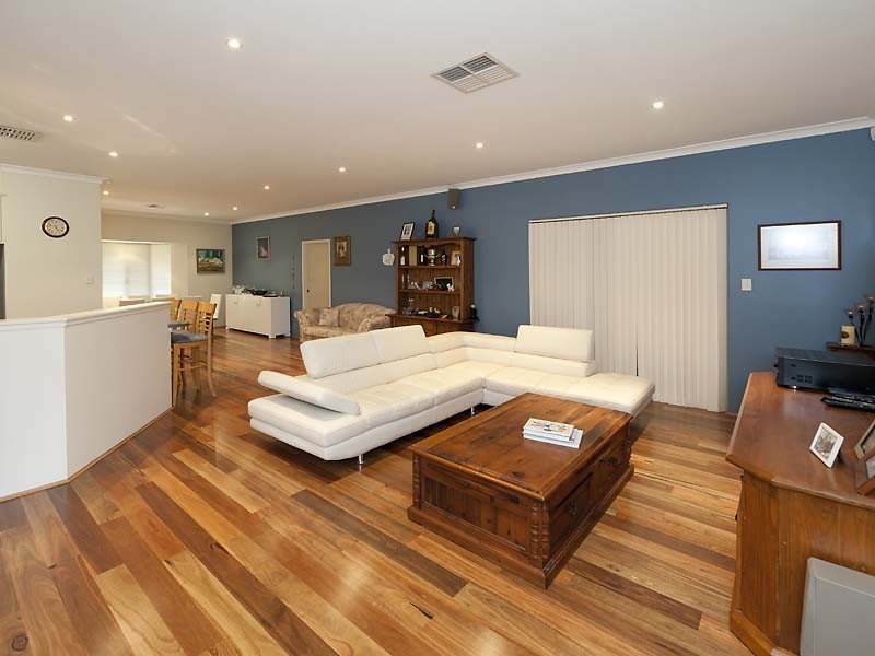 33 Barip Place, Oakford WA 6121