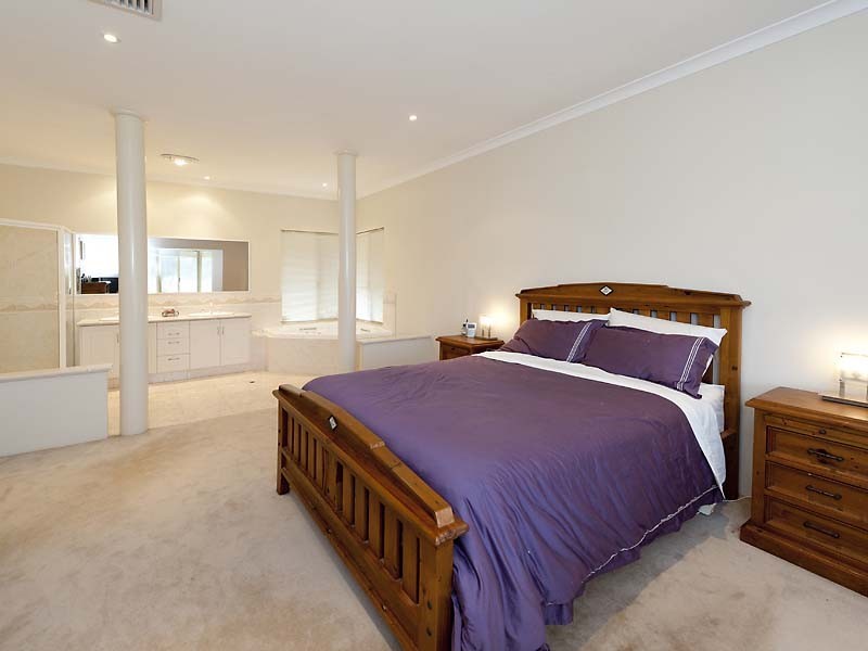 33 Barip Place, Oakford WA 6121