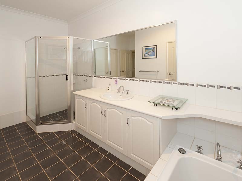 33 Barip Place, Oakford WA 6121