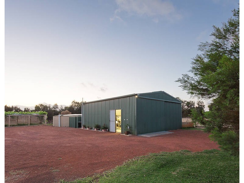 33 Barip Place, Oakford WA 6121