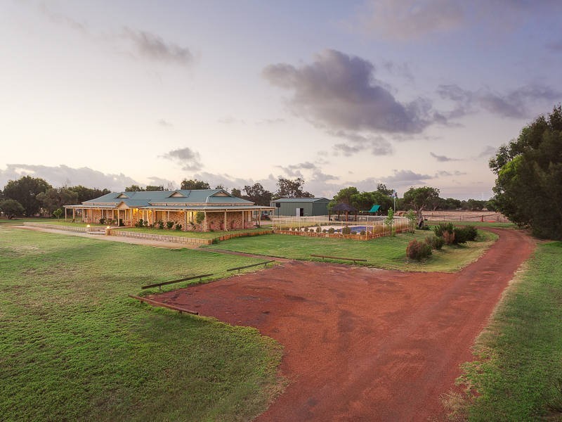 33 Barip Place, Oakford WA 6121