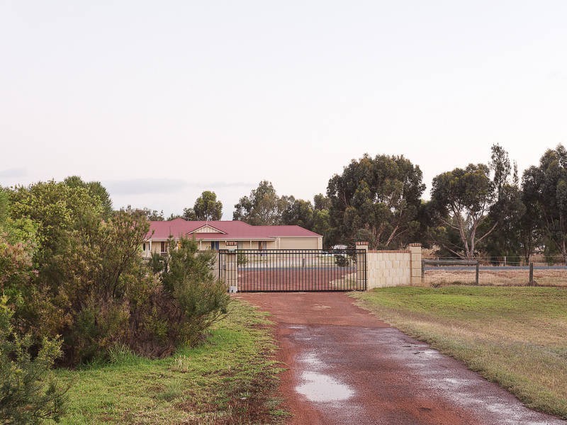 33 Barip Place, Oakford WA 6121