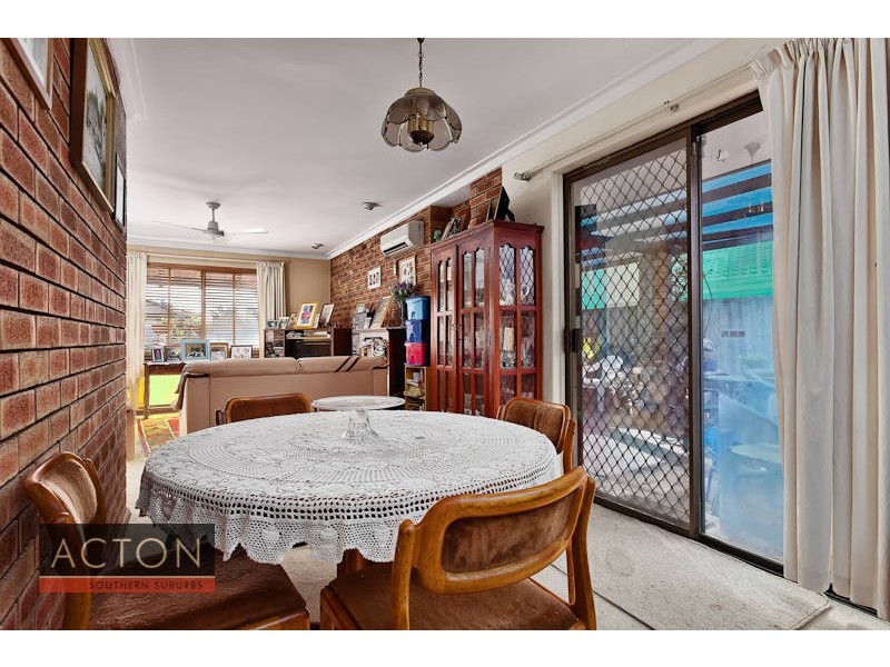 4b Anglesey Drive, Kardinya WA 6163