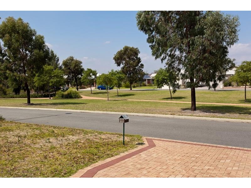 23 Blue Mountain Circuit, Aubin Grove WA 6164