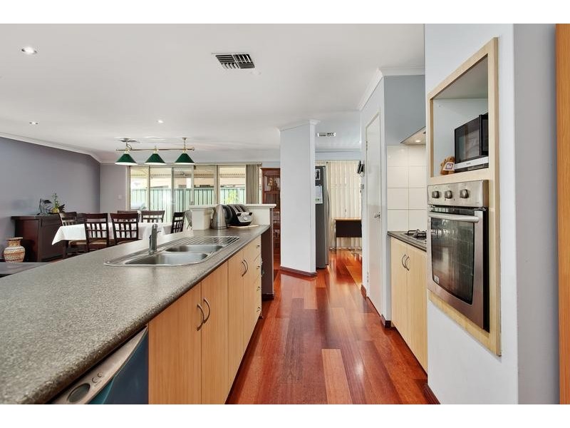 14 Kurrajong Approach, Atwell WA 6164