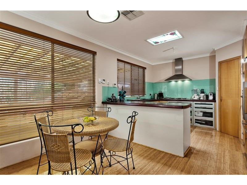 9 Thatched Court, Bibra Lake WA 6163