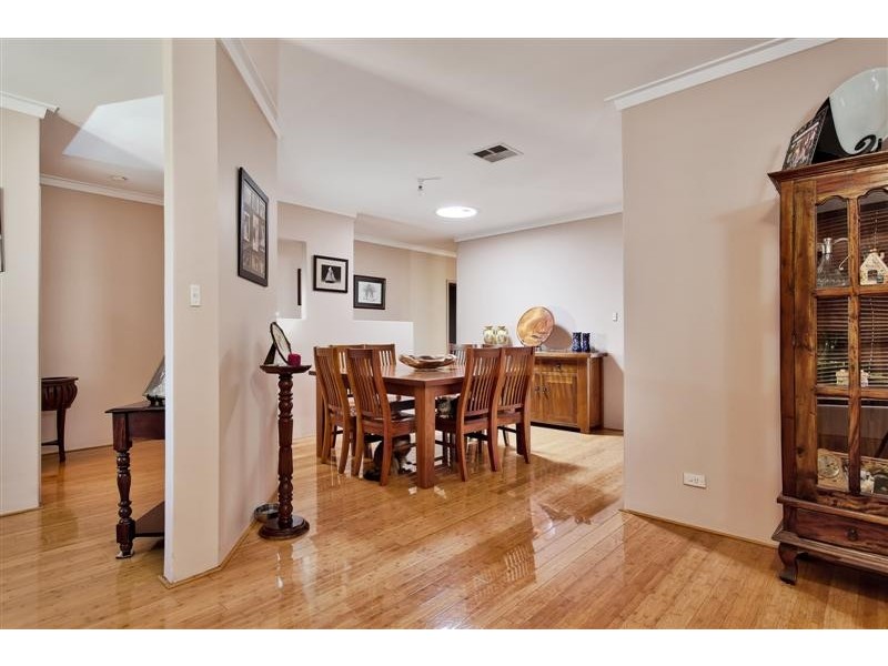 9 Thatched Court, Bibra Lake WA 6163