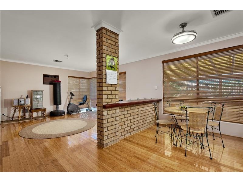 9 Thatched Court, Bibra Lake WA 6163