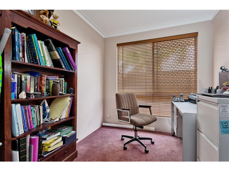 9 Thatched Court, Bibra Lake WA 6163