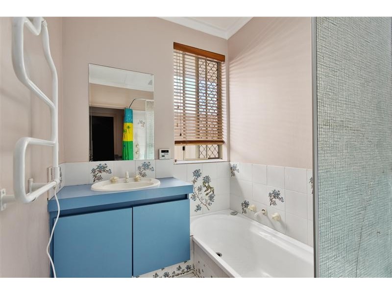 9 Thatched Court, Bibra Lake WA 6163