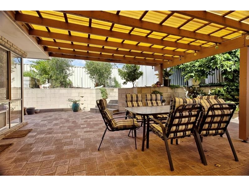 9 Thatched Court, Bibra Lake WA 6163