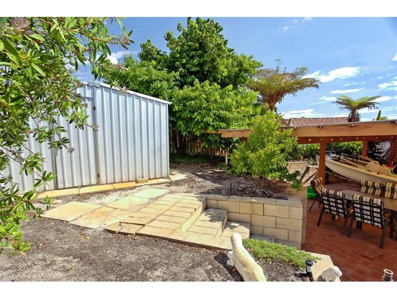 9 Thatched Court, Bibra Lake WA 6163