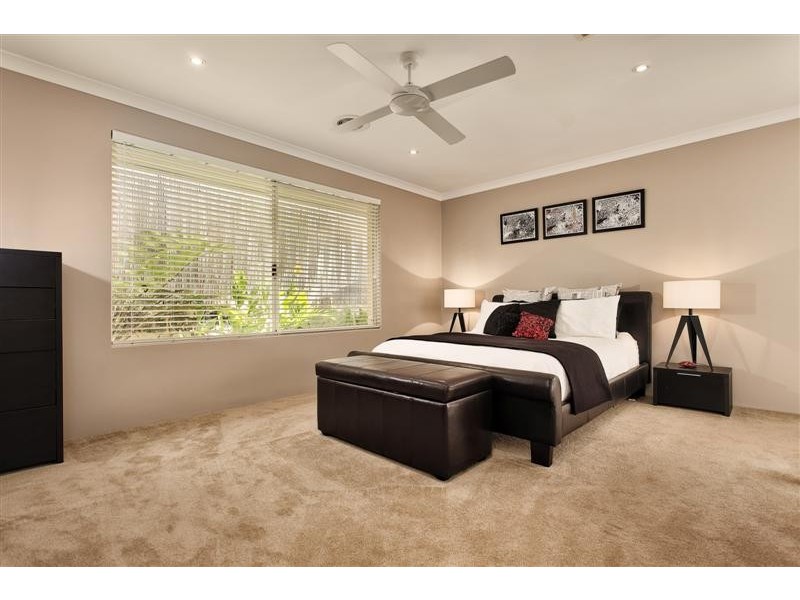 35 Leichhardt Crossing, Hammond Park WA 6164