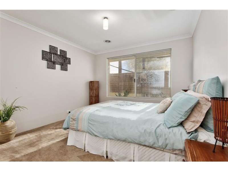 35 Leichhardt Crossing, Hammond Park WA 6164