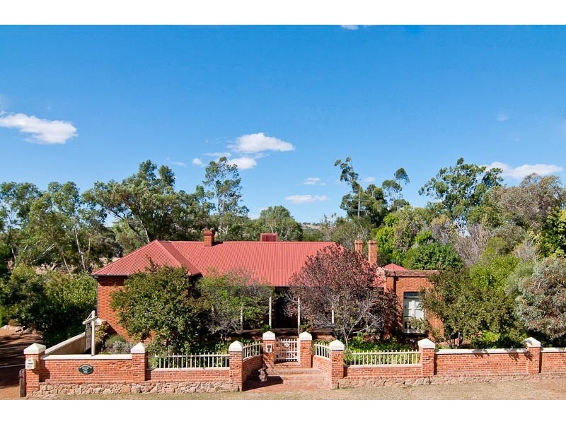 22 Avon Terrace, York WA 6302