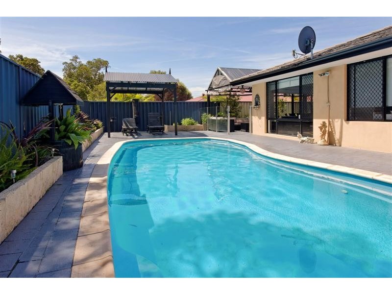 44 Paddington Court, Bibra Lake WA 6163