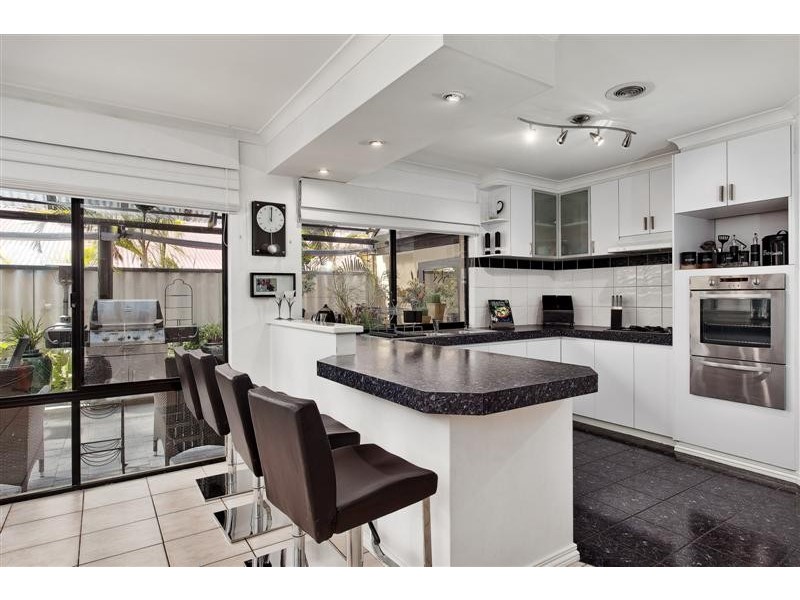 44 Paddington Court, Bibra Lake WA 6163