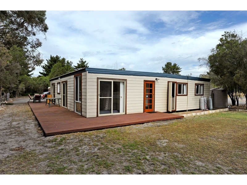 16 Grant Place, Banjup WA 6164