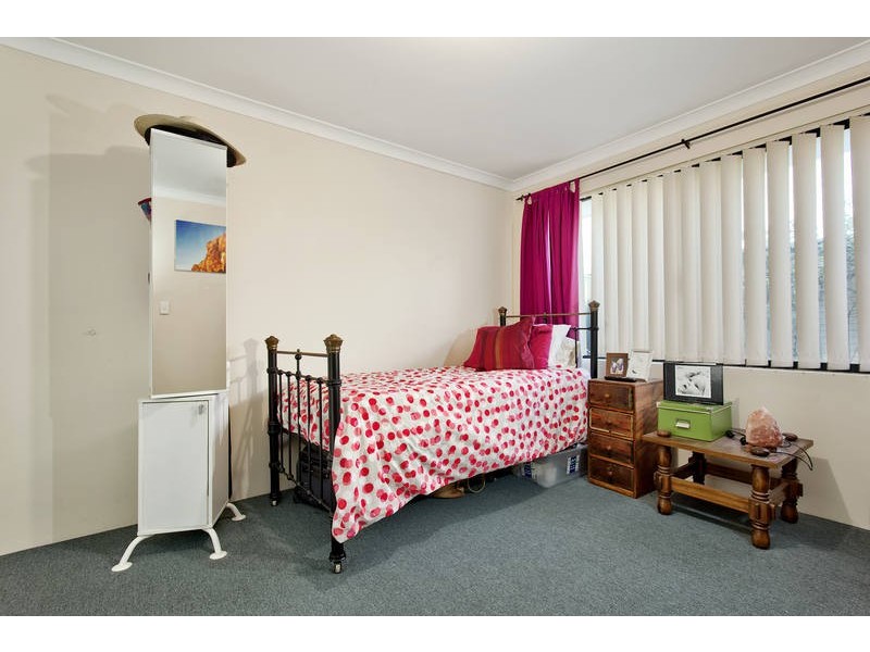 27 Bramley Way, Bibra Lake WA 6163