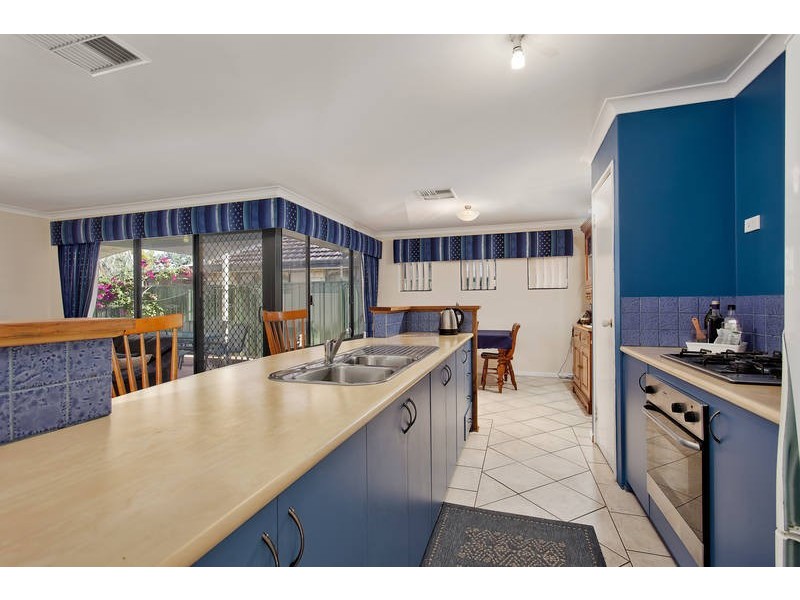 27 Bramley Way, Bibra Lake WA 6163