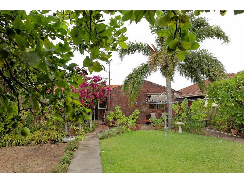 58 Pilgrim Way, Hamilton Hill WA 6163
