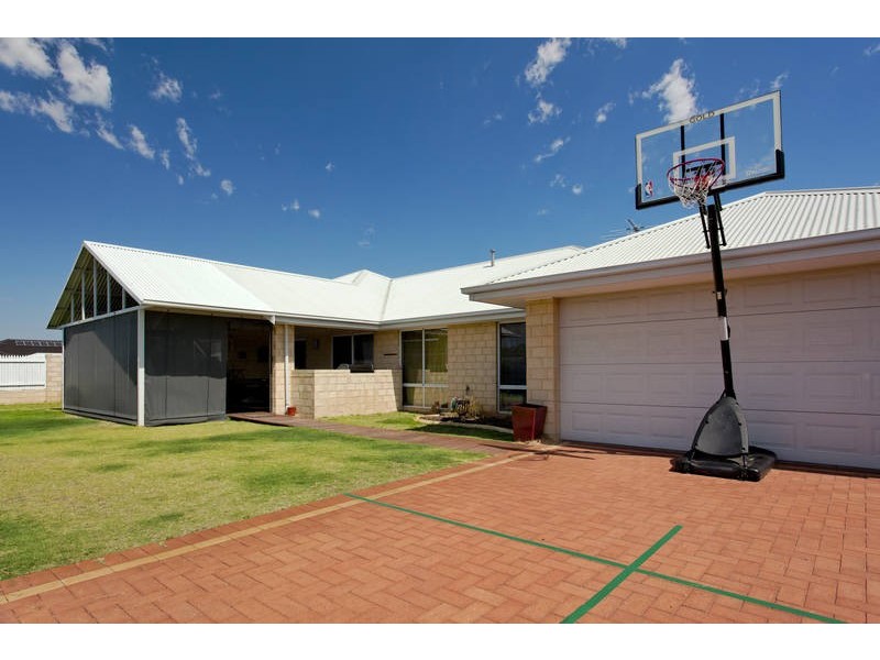 14 Harmony Avenue, Atwell WA 6164