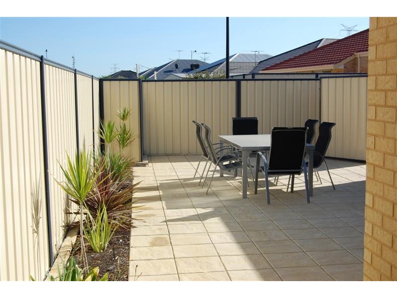 6 Grenada Lane, Success WA 6164