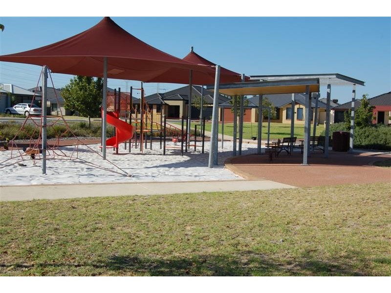 6 Grenada Lane, Success WA 6164