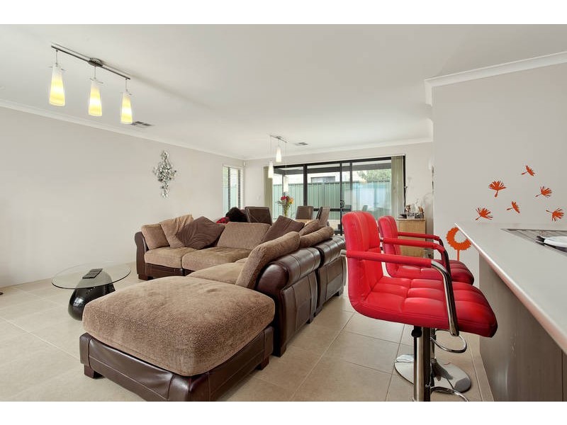 12a Oldham Crescent, Hilton WA 6163