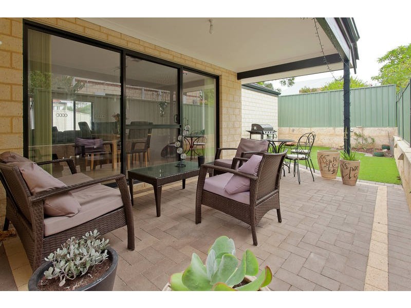 12a Oldham Crescent, Hilton WA 6163